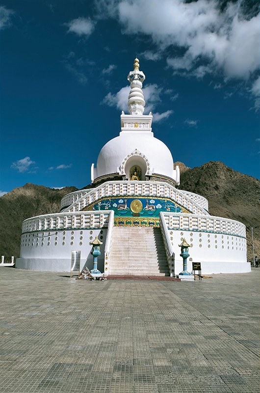 shanti-stupa